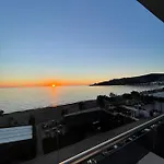 Отель Suite Hotel Шенджин